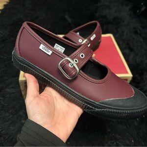 VANS Mary Jane burgundy black buckle shoes women’s 7 new